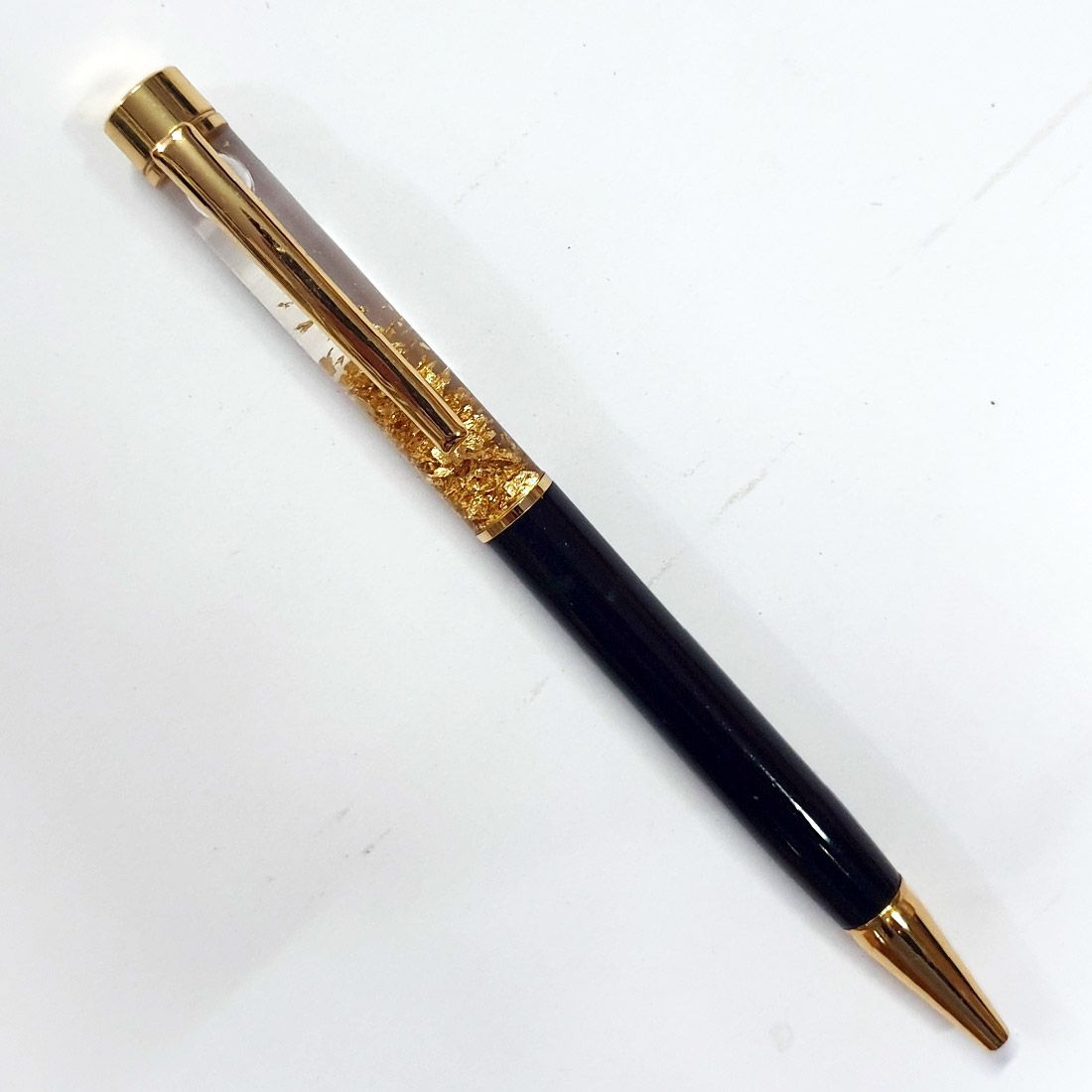 MP01 – Gold Flake Zari Metal Pen